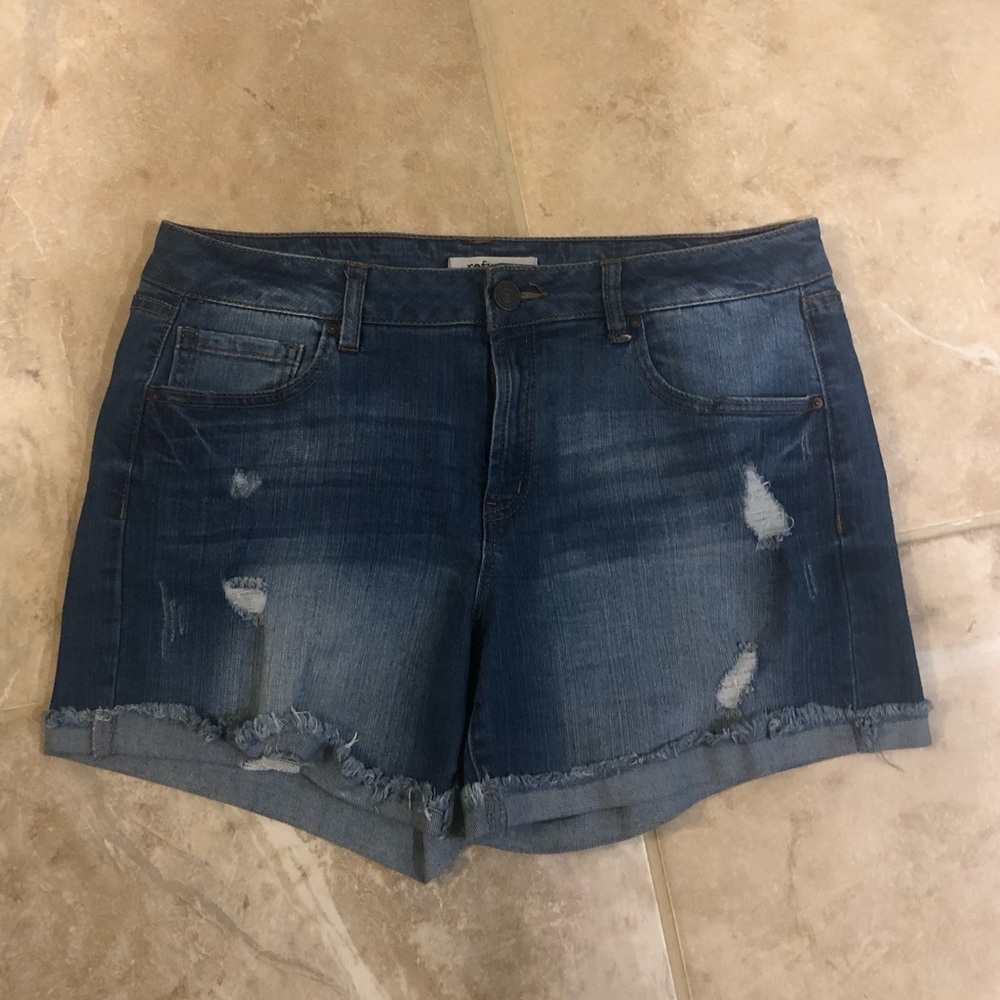 🟣Like New Refuge Size 10 Demin Shorts